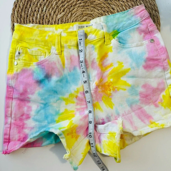 Judy Blue High Waist Tie Dye Swirl Cut Off Shorts Size Small - Picture 6 of 11